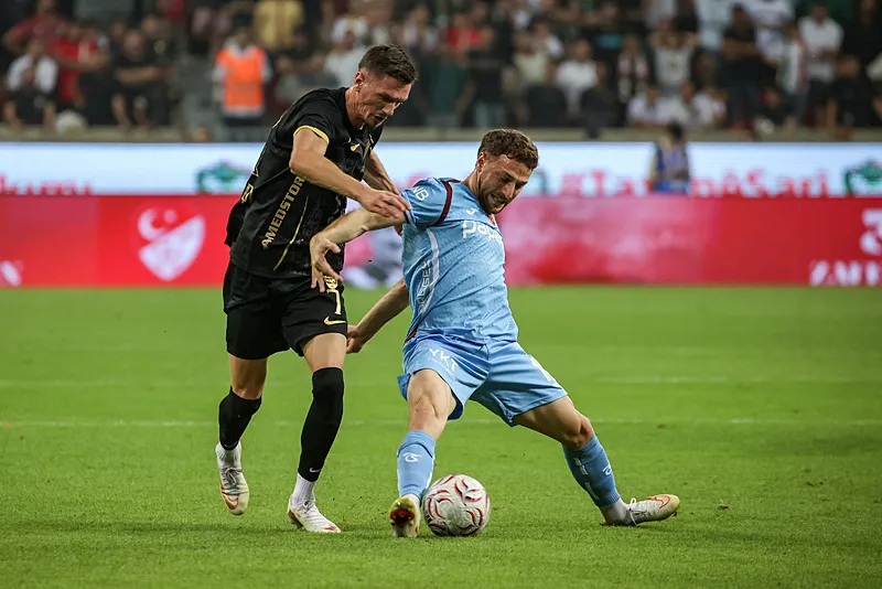Amedspor-Trabzonspor maçında penaltı kararı! İşte o pozisyon