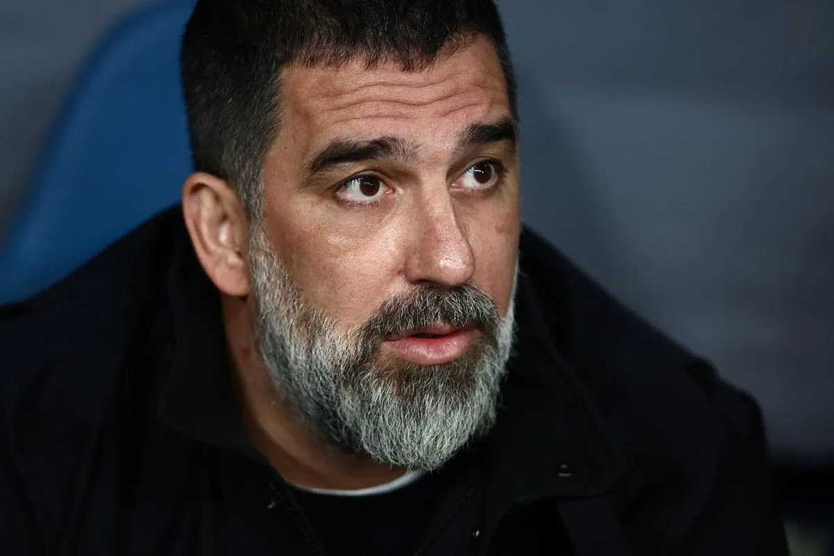 Arda Turan'ı çıldırtan hakem! Dünya futbolunun efsanesini hedef aldı