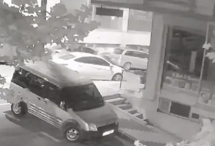Arnavutköy'de iş yerine ateş açan 2 şüpheli yakalandı
