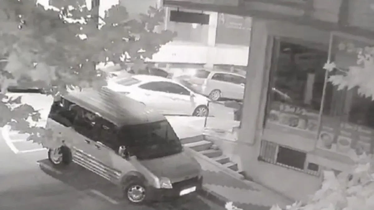 Arnavutköy'de iş yerine ateş açan 2 şüpheli yakalandı: 1 tutuklandı