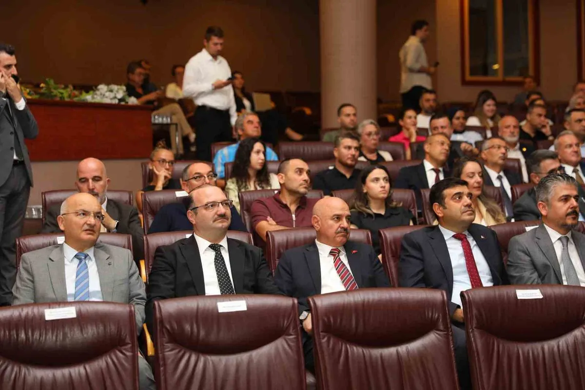 Atatürk Üniversitesi Rektörü Hacımüftüoğlu, Bursa'da Yükseköğretim Protokol Töreni ve ÜAK Toplantısına Katıldı
