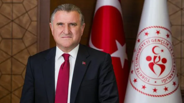 Bakan Bak, A Milli Erkek Basketbol Takımı'nı tebrik etti