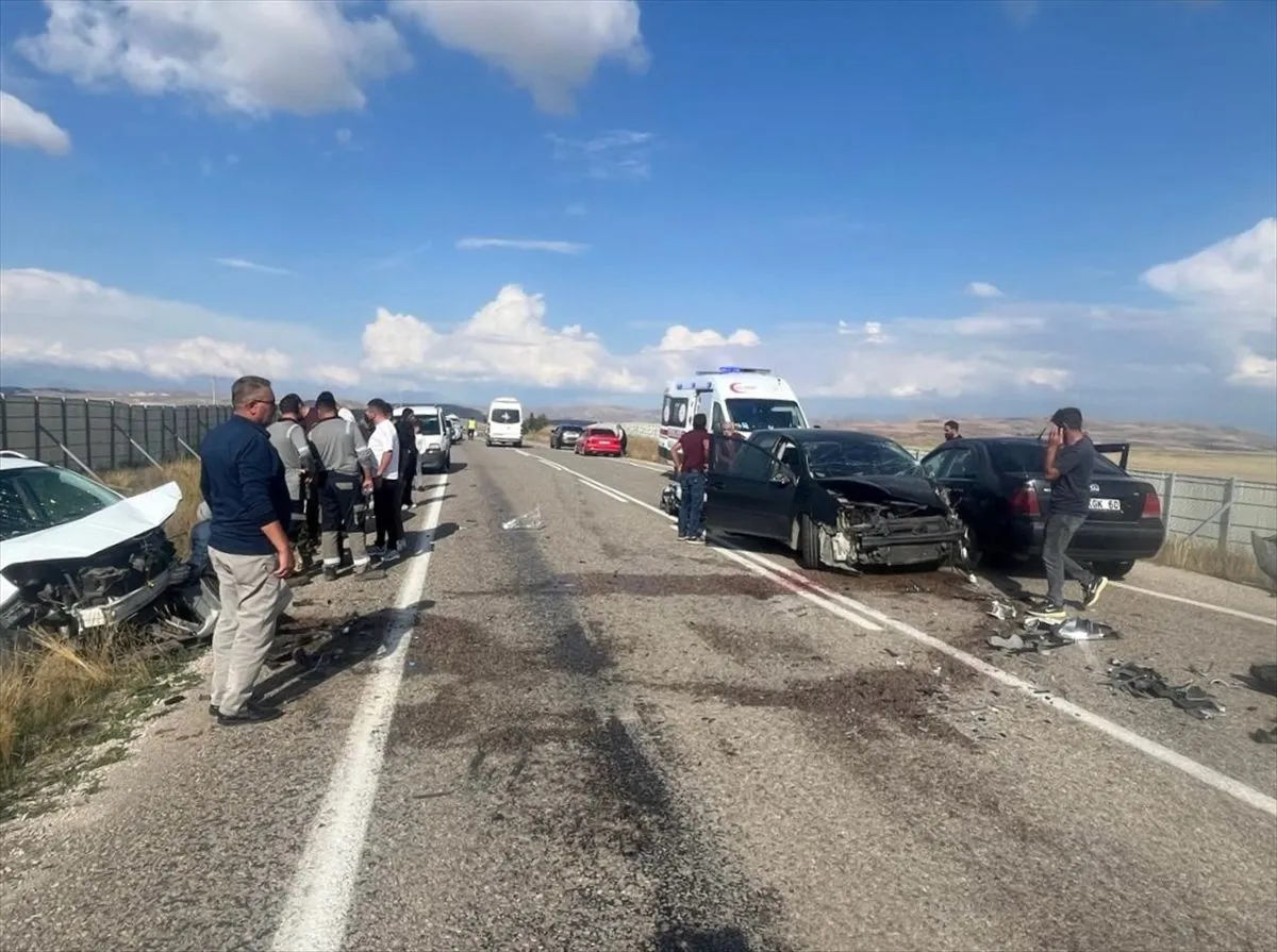 Bayburt'ta 3 Araçlı Kazada 9 Yaralı