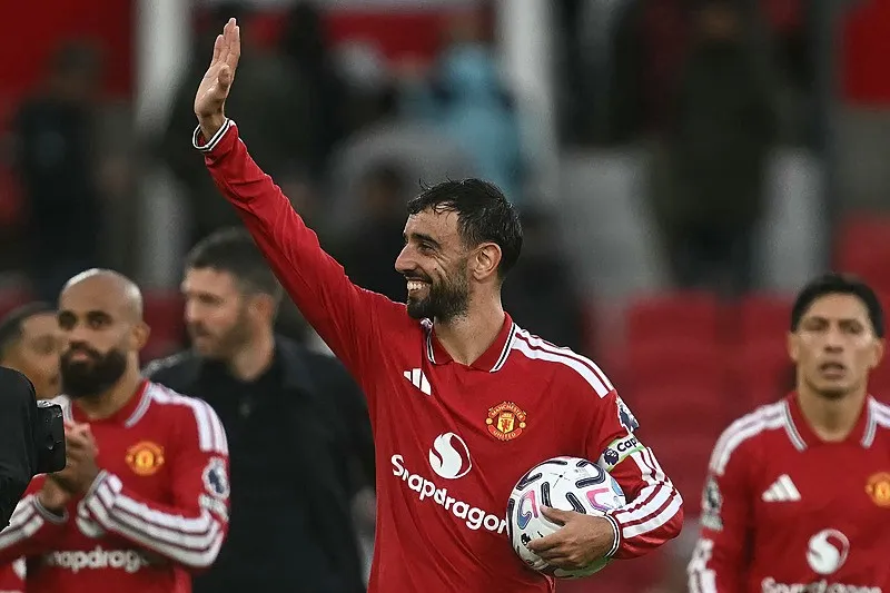 Bruno Fernandes şov yaptı! Manchester United farklı kazandı