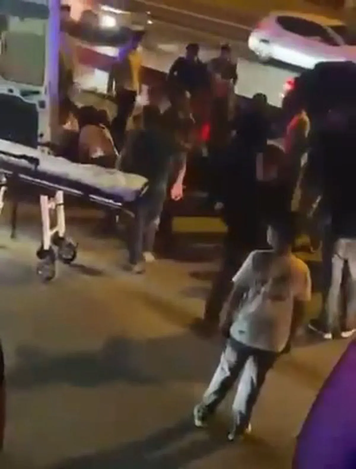 Bursa'da Otomobil İki Yayaya Çarptı: 1 Ağır Yaralı