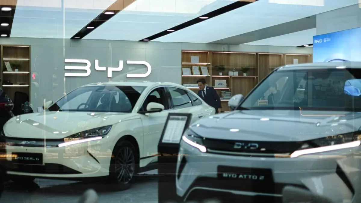 BYD'nin İlk Yarı Gelir ve Kârı Düştü, Hong Kong Hisseleri Geriledi