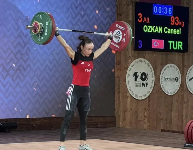 Cansel Özkan’dan altın madalya!