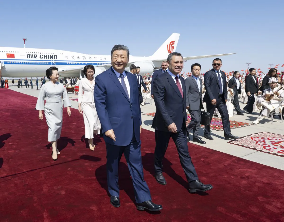 Çin Cumhurbaşkanı Xi, Bişkek'te Kırgızistan Cumhurbaşkanı Caparov ile görüştü