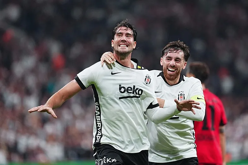Dusan Vlahovic'ten Fenerbahçe açıklaması