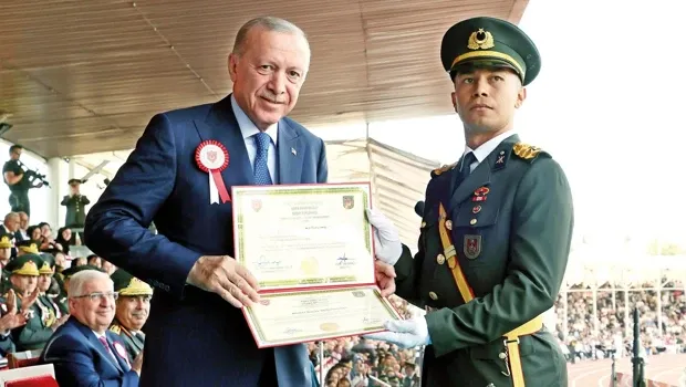 Erdoğan: Savunma sanayiinde kendimizle yarışıyoruz