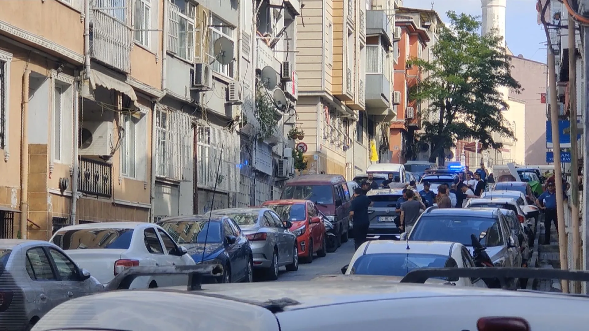 Fatih'te aile faciası: Emekli polis eşini ve çocuğunu öldürdü