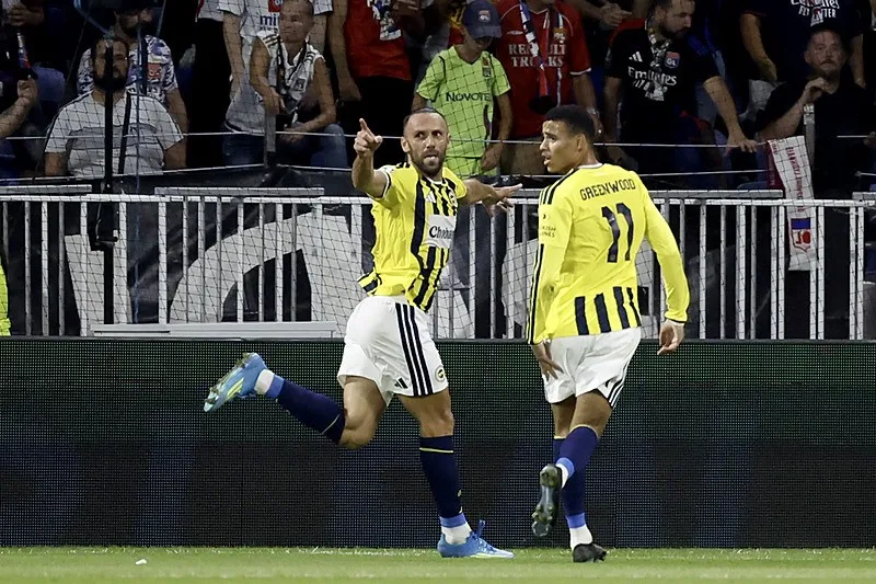 Fenerbahçe'nin Lyon'a attığı golde flaş detay! Top bir anda...