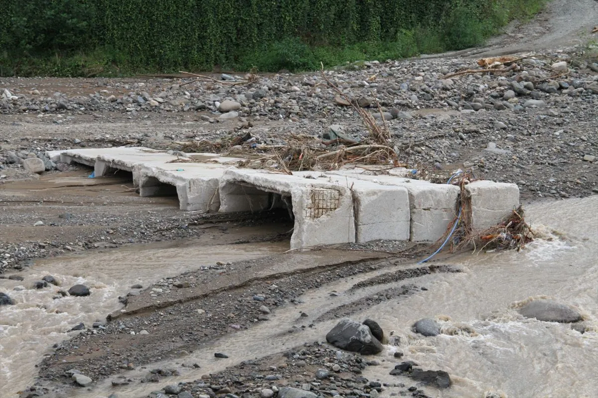 Giresun'da sağanak hasar bıraktı