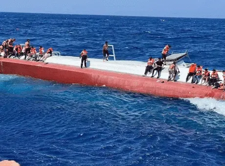 Girne'de batan yolcu gemisi sonrası acı dolu bekleyiş! 18 kişi için arama kurtarma çalışması