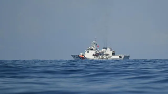 Girne'deki feribot kazasında kaybolan 20 kişi aranıyor