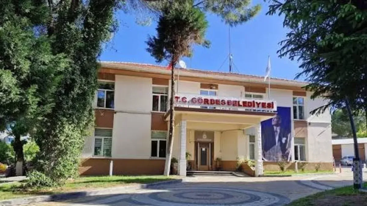 Gördes Belediyesi'nde maaş gecikmesi: Başkan Büke hakkında soruşturma izni