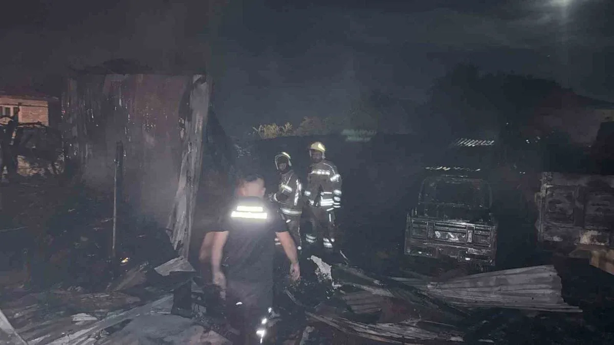 Harmancık'ta Samanlık Yangını Eve Sıçradı