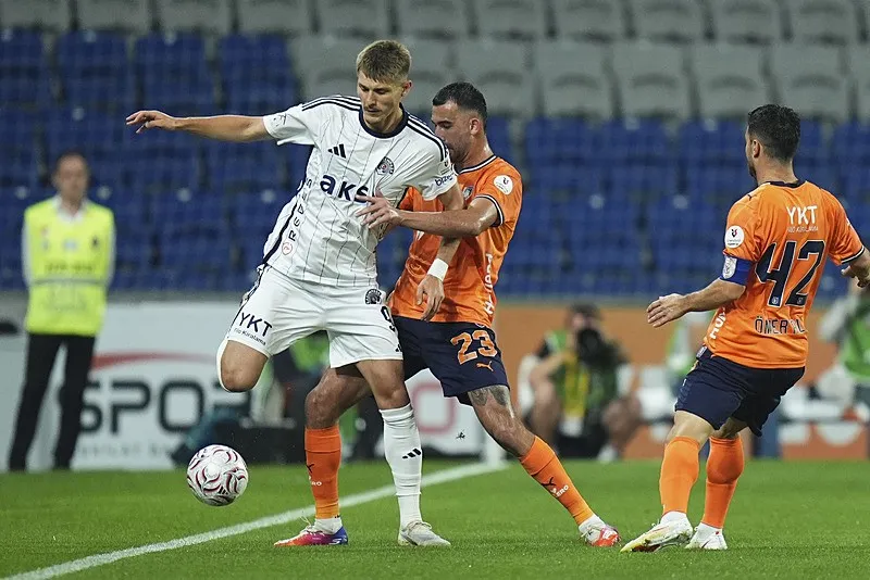 İstanbul derbisinde kazanan çıkmadı! Başakşehir kendi evinde Kasımpaşa ile 1-1 berabere kaldı