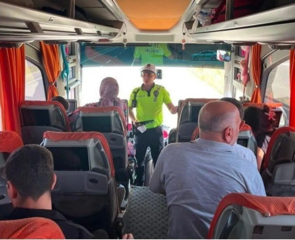 Kars'ta Yolcu ve Yük Araçlarına Sıkı Trafik Denetimi