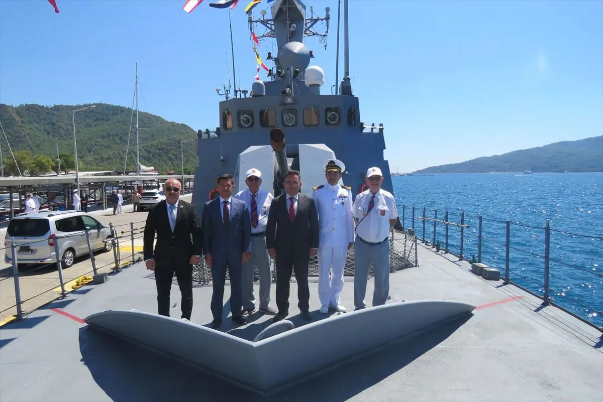 Marmaris'te TCG Bora'ya Anlamlı Ziyaret