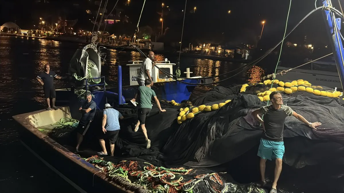 Muğla'da balıkçılar, 'Vira Bismillah' diyerek denize açıldı