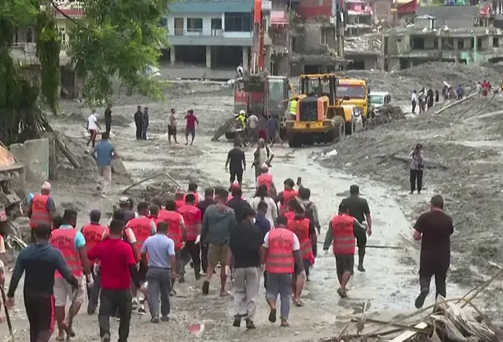 Nepal'de can kaybı 933'e yükseldi… Tünellerde mahsur kalan işçilere ulaşma çabaları sürüyor