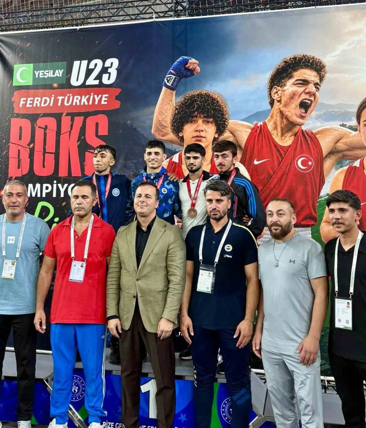 Niğdeli boksörler Rize'de büyük başarı: Emine Kılınç Türkiye şampiyonu, Kemal Benli üçüncü
