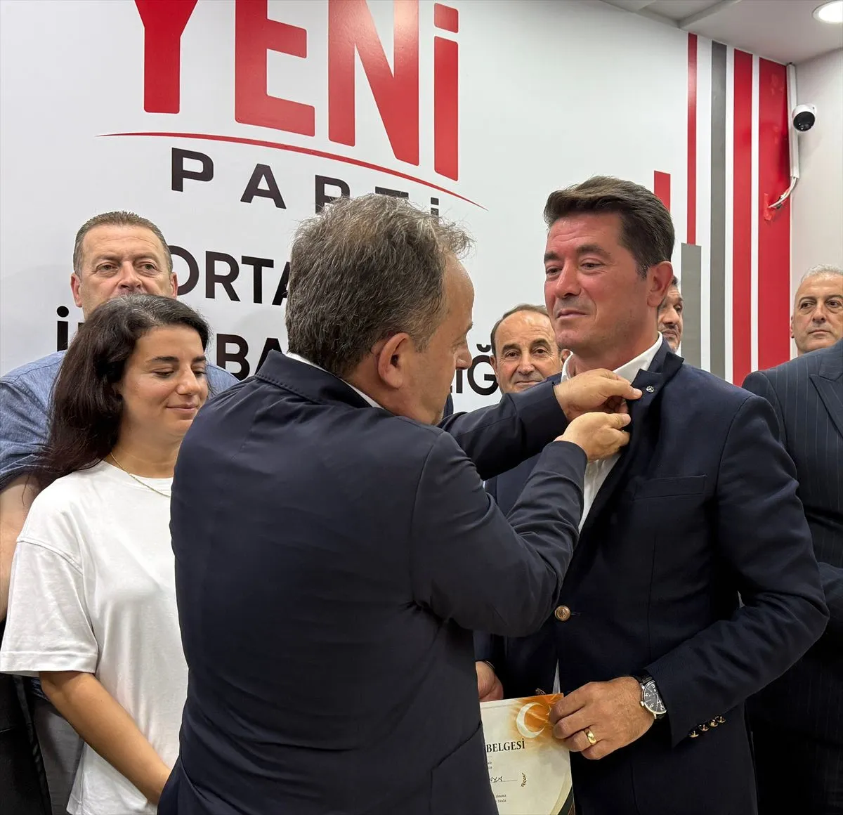 Ortahisar Belediye Başkanı Ahmet Kaya, Yeni Parti'ye katıldı