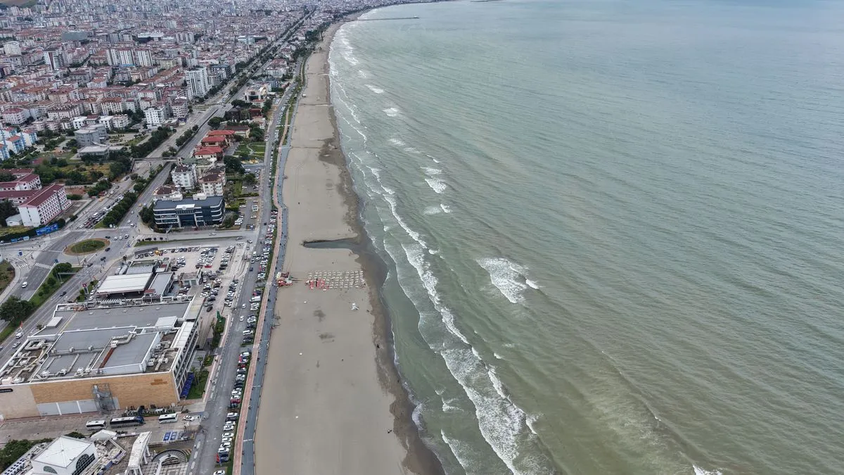 Samsun'da Olumsuz Hava Koşulları Nedeniyle Denize Girilmemesi Uyarısı