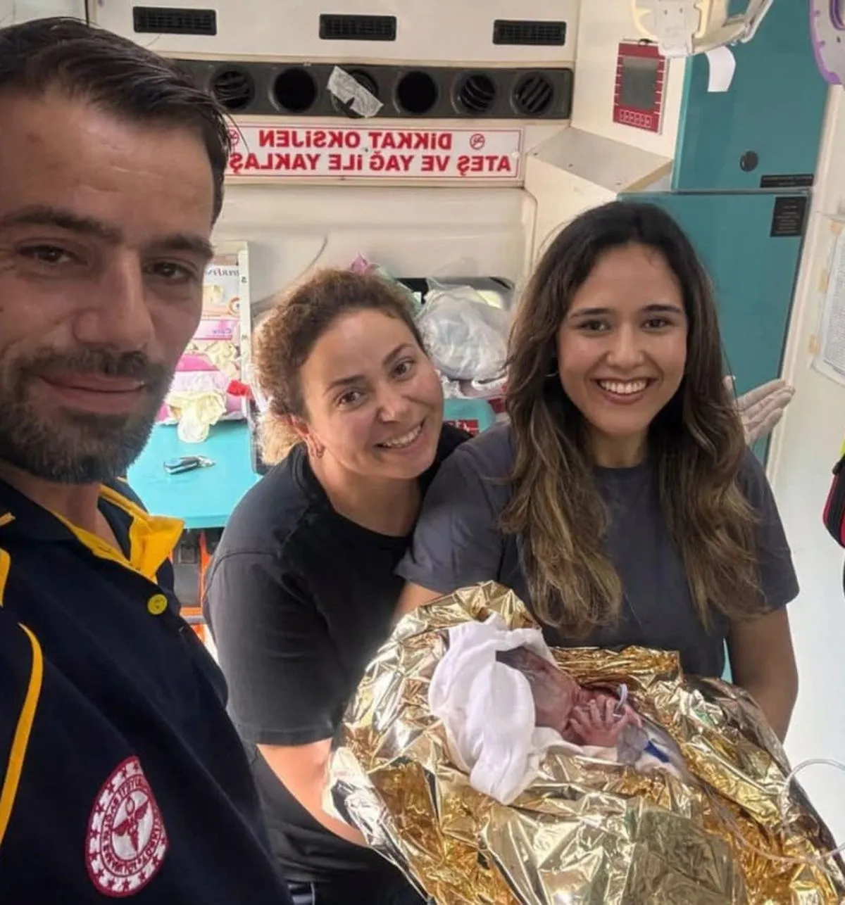 Serdivan'da Evde Doğum: 112 Ekipleri Kız Bebek Dünyaya Getirdi