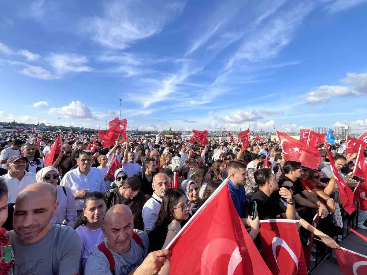 SOLOTÜRK'ten Zafer Bayramı'nda İstanbul'da Nefes Kesen Gösteri