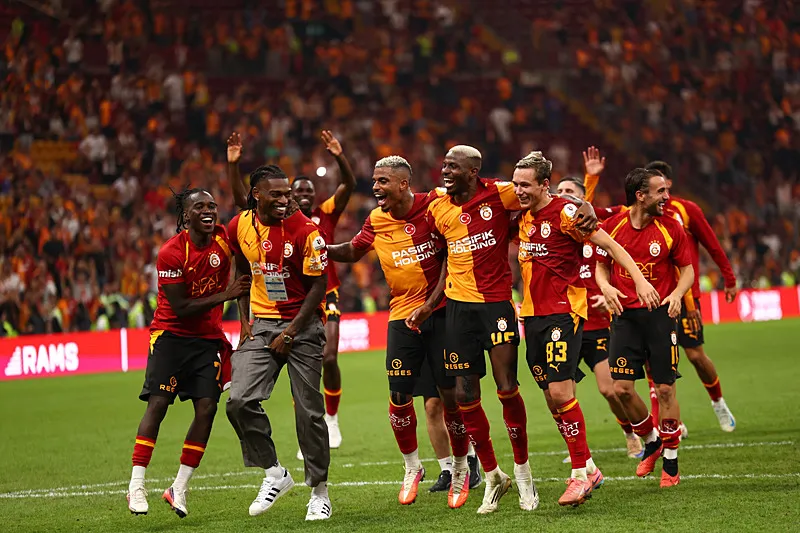 Spor yazarları Galatasaray-Göztepe maçını değerlendirdi