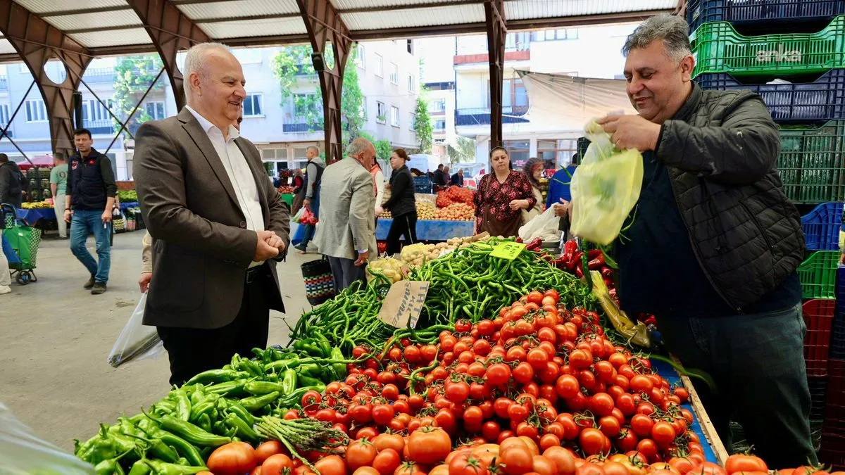 TÜRK-İŞ: Ağustos ayında 4 kişilik bir ailenin açlık sınırı 37.388 TL’ye, yoksulluk sınırı ise 121.786 TL'ye yükseldi