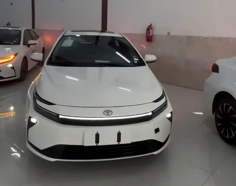 Yenilenen Toyota Corolla yollara indi, komşuda satılmaya başlandı