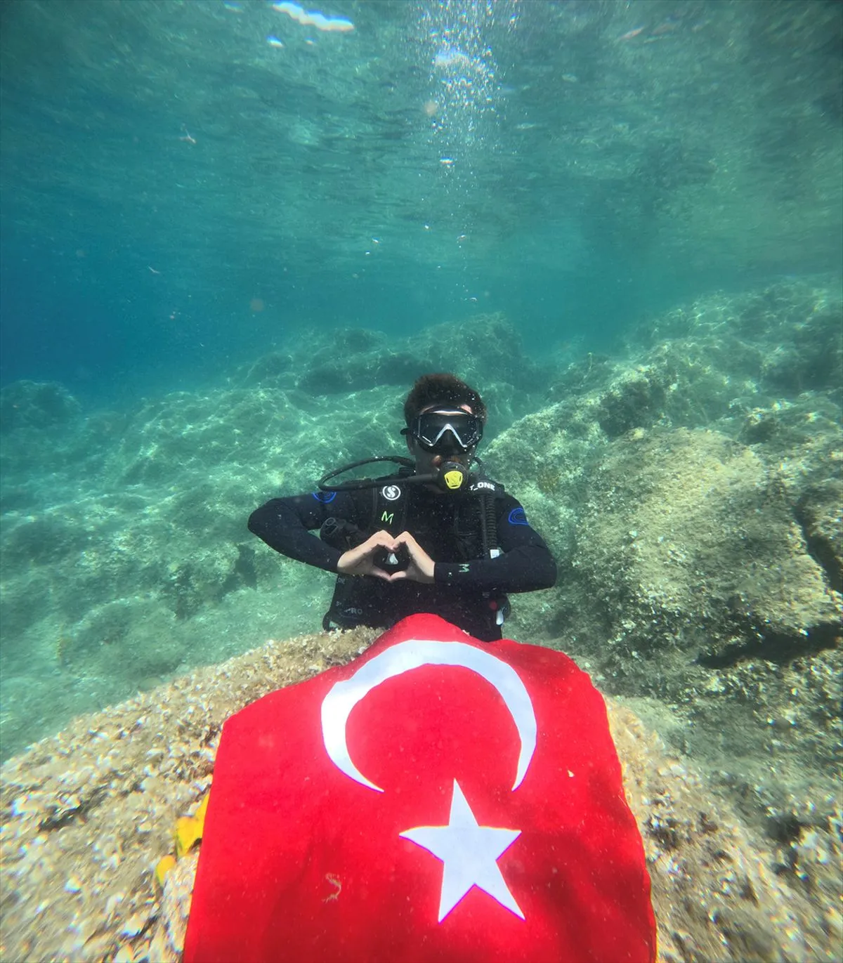 Zafer Bayramı Denizaltında Kutlandı