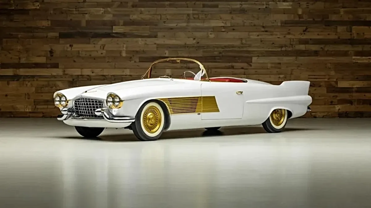 1953 Cadillac Elegante'den müzayede rekoru