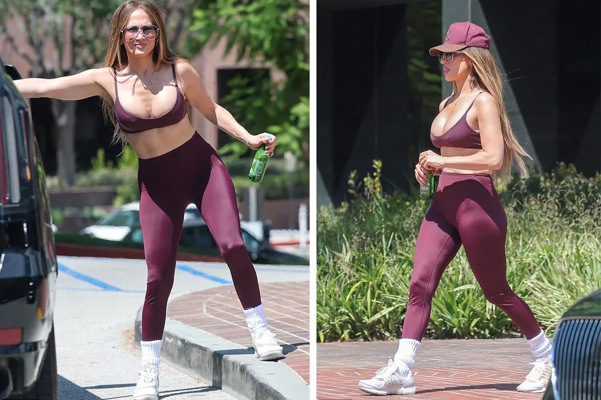 57 yaşındaki Jennifer Lopez’in fiziğini gören dönüp bir daha baktı!