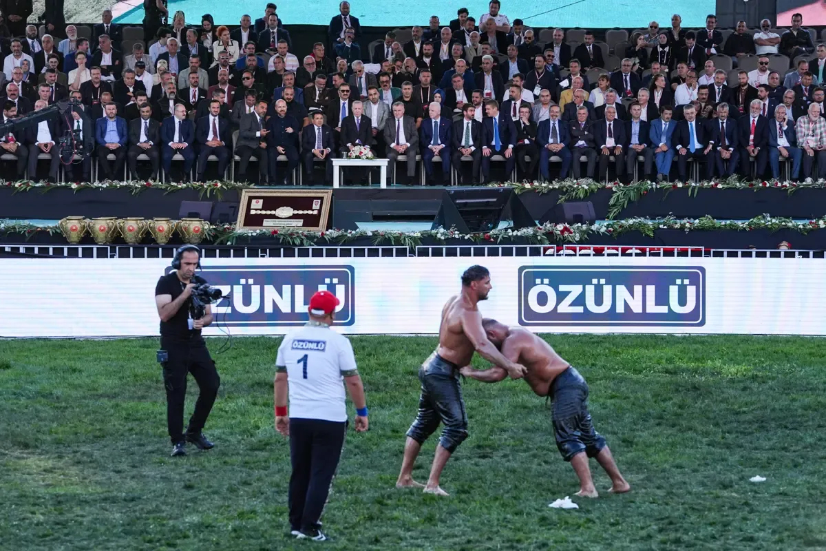 57 yıl sonra düzenlendi. Yağlı Güreş Cumhurbaşkanlığı Kupası'nı Orhan Okulu kazandı