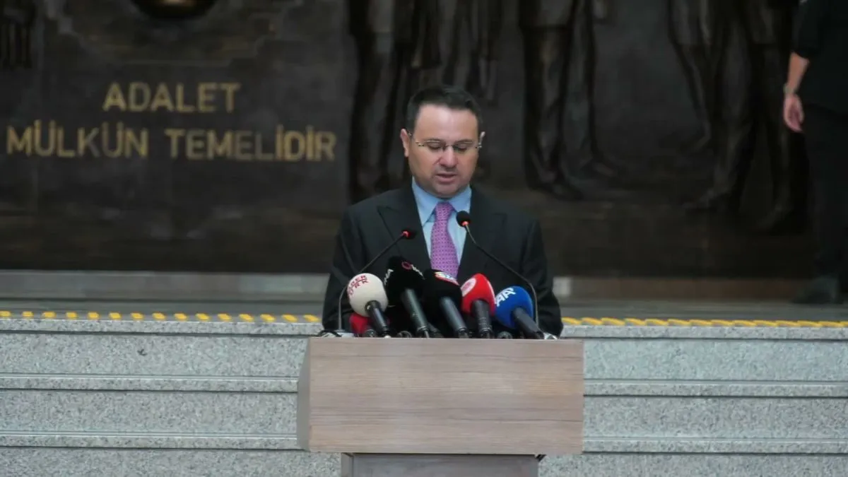Adalet Bakanı Gürlek: "Karşı olduğumuz dini yapılanmalar değil, toplumsal değerleri istismar eden kişiler"