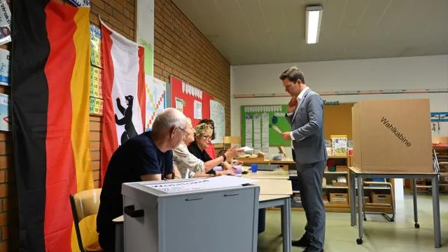 Almanya'da iki eyalet sandık başında: Elif Eralp'i aday gösteren Sol Parti önde