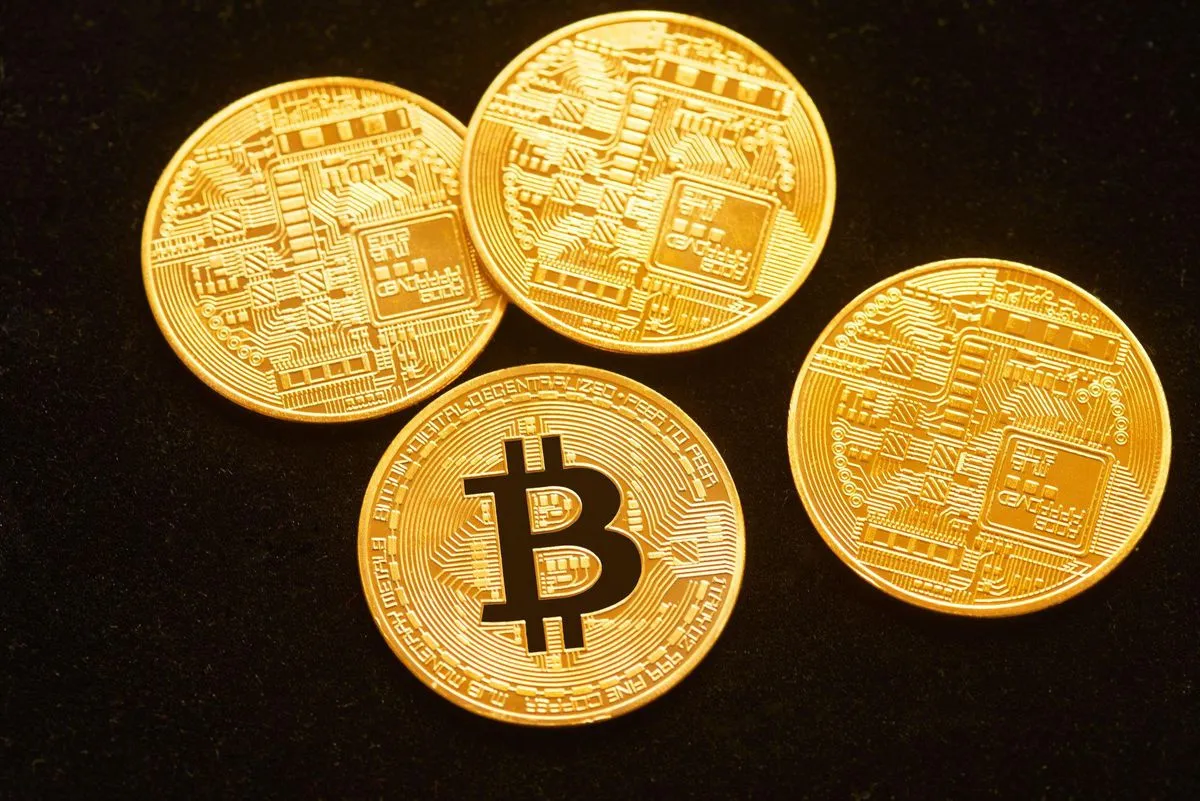 Altın çökerken Bitcoin farkını gösterdi