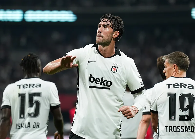 Amedspor maçında sakatlanan Beşiktaş'ın yıldızı 4 maç kaçıracak