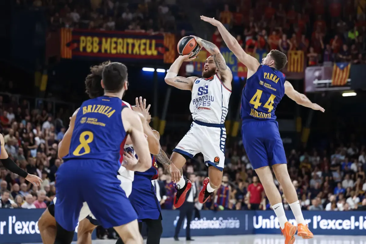 Anadolu Efes, Barcelona'da umduğunu bulamadı