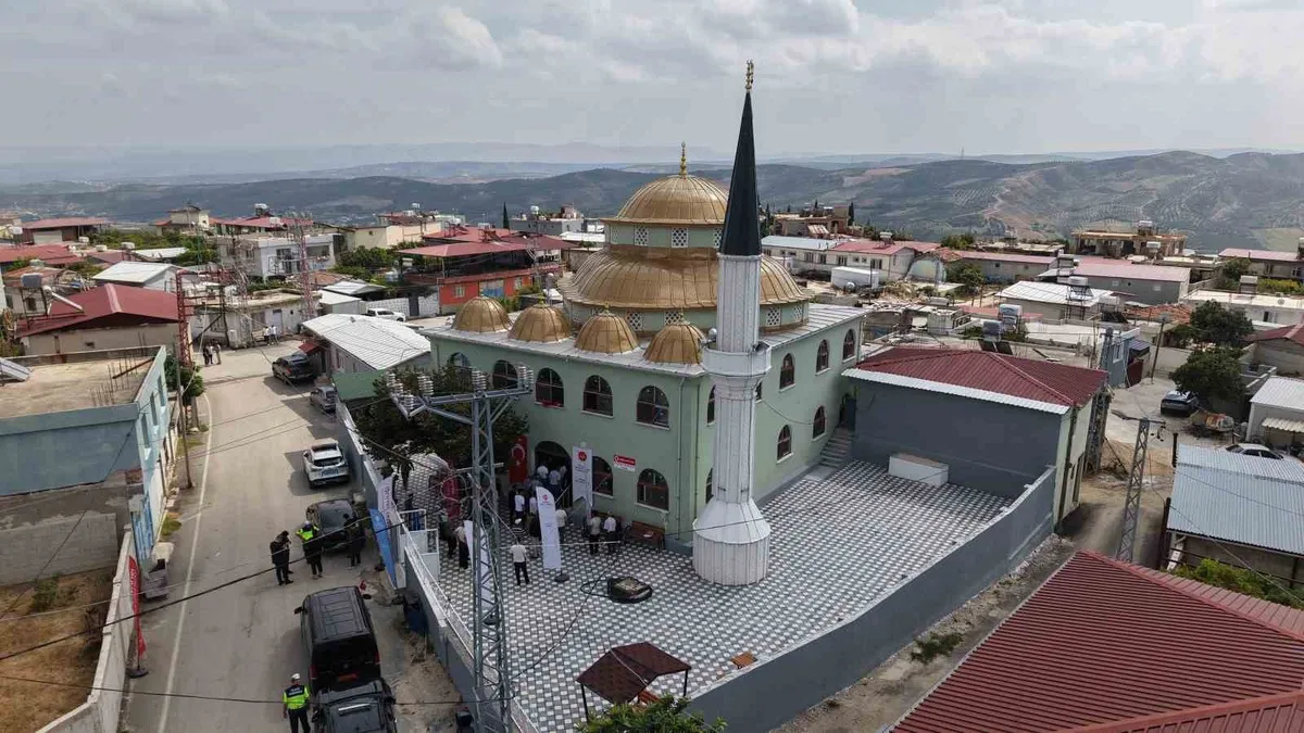 Antakya'da deprem sonrası 135'inci cami Vali Masatlı'nın katılımıyla açıldı