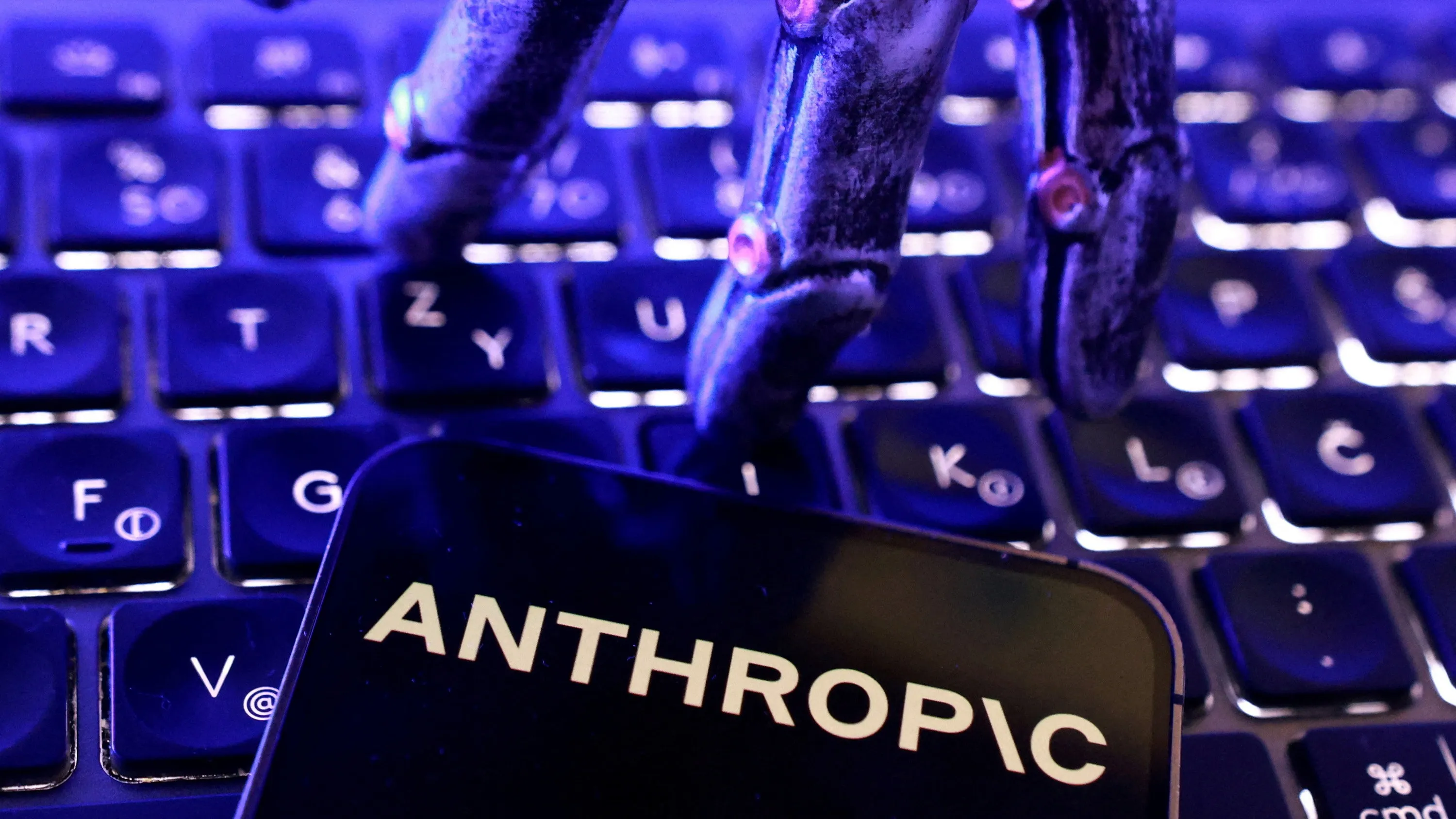 Anthropic kurucusundan yapay zeka için ''acil kapatma düğmesi'' önerisi