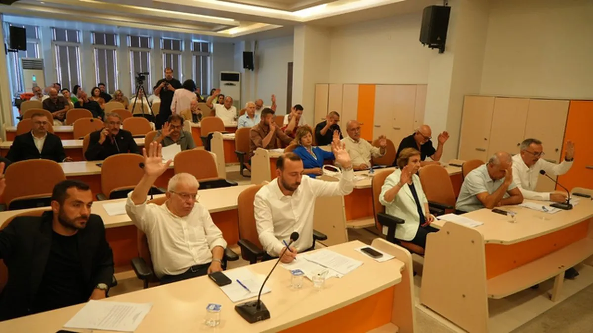 Atakum Belediye Meclisi'nde maaş krizi: 4,5 aydır ödenmeyen personel maaşları için kredi bekleniyor