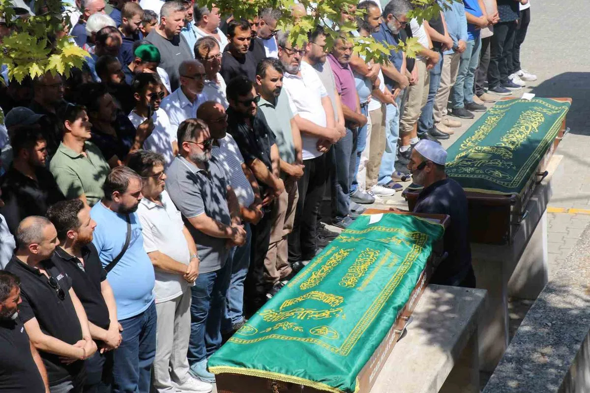 Baba ve oğul acı kazada ardı ardına hayatını kaybetti