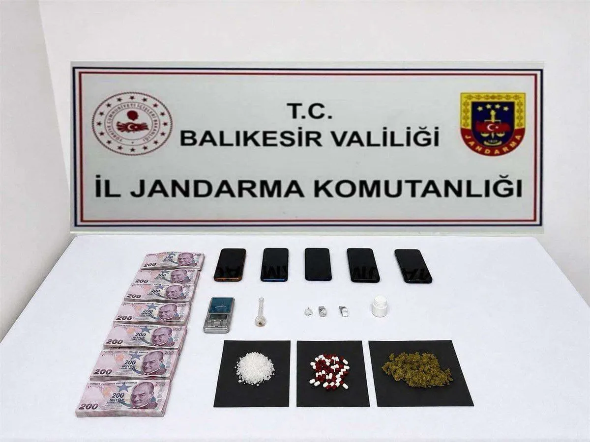 Balıkesir'de Uyuşturucu Operasyonu: 21 Gözaltı