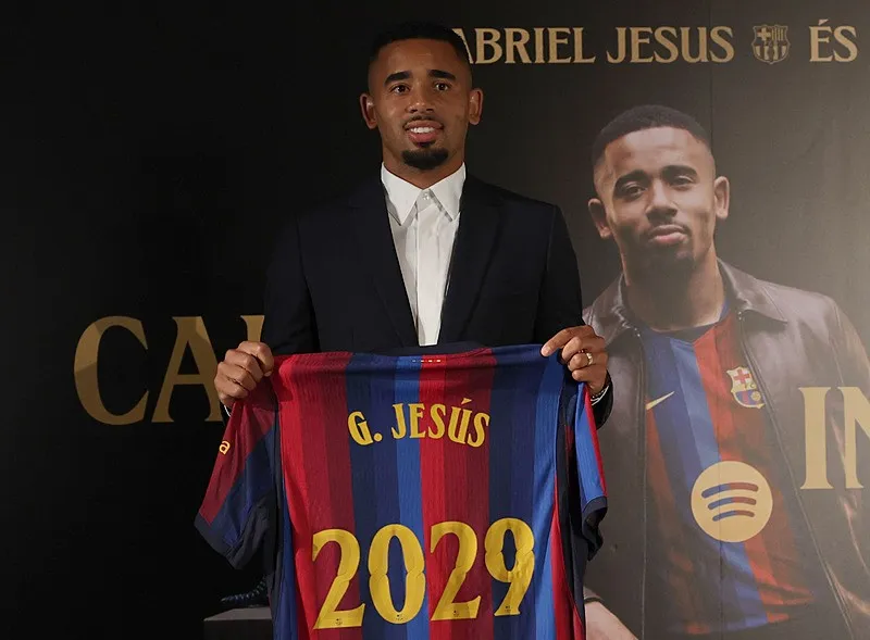 Barcelona, Arsenal'den Gabriel Jesus'u kadrosuna kattı