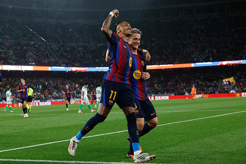 Barcelona'dan evinde Racing Santander'e gol yağmuru!